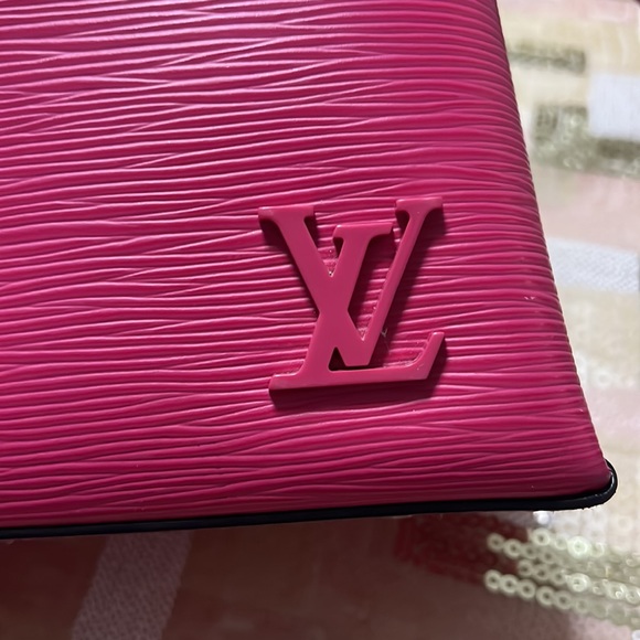 Louis Vuitton purse - Picture 3 of 8